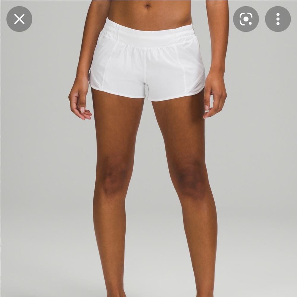 OH HOLD Lululemon Hotty Hot low rise Shorts size 4 white
